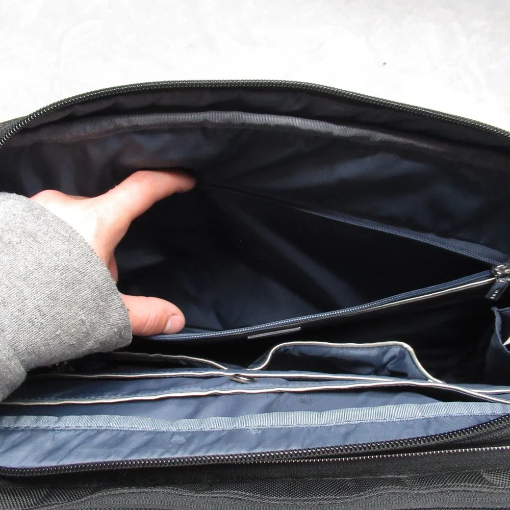 Tumi Arrive‎ Briefcase Bag Unisex One Size Black Kennedy Deluxe Brief Trim